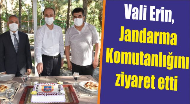 Vali Erin, yaş pasta kesip Mehmetçikleri tebrik etti