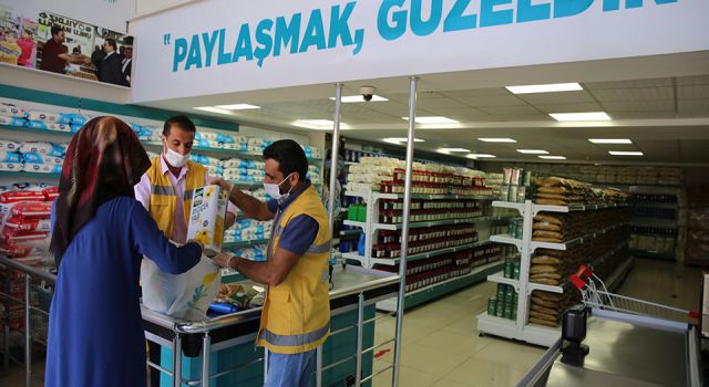 Gıda Market'te yardımlar devam ediyor