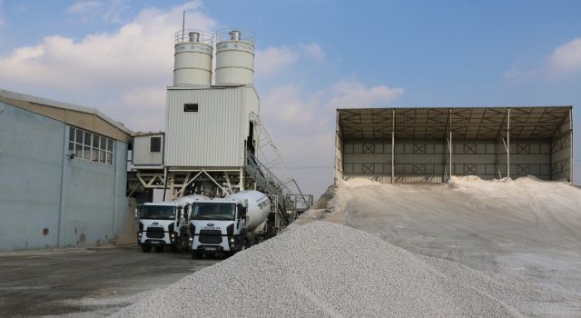 Beton santrali üretime başladı