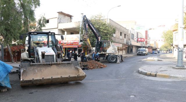 Büyükşehir yolları asfaltlıyor