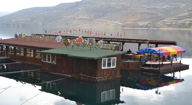 Yüzer duba restoran yeri ihalesi yapılıyor