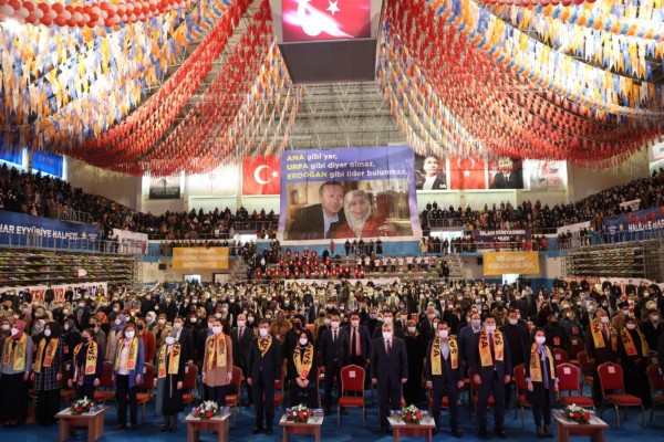 AK Parti Şanlıurfa Kadın Kolları'nda yönetim listesi belli oldu