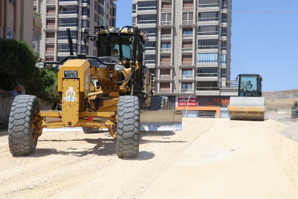 Karaköprü'de yol çalışması sürüyor