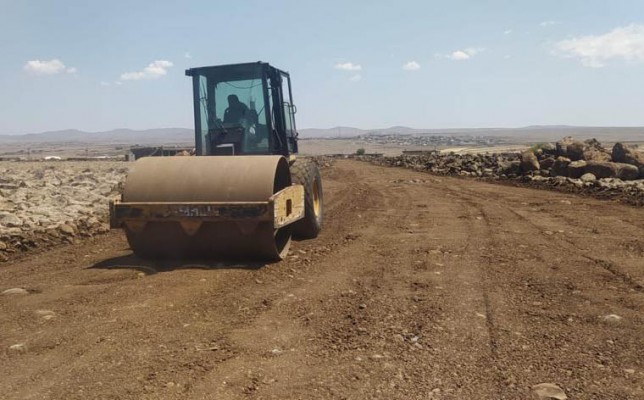 Siverek kırsalındaki yollar onarılıyor