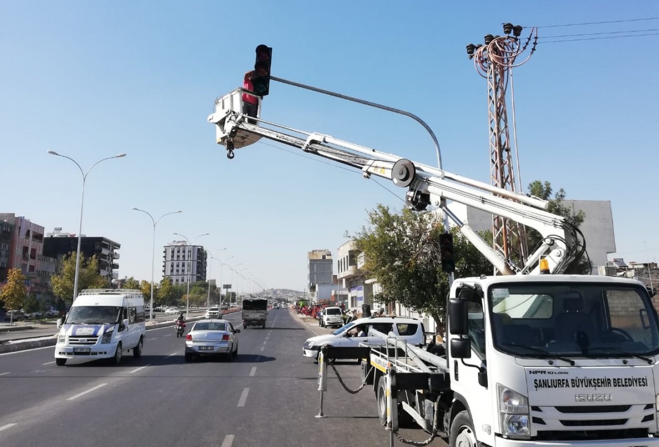 Akçakale yoluna akıllı sinyalize sistemi takıldı