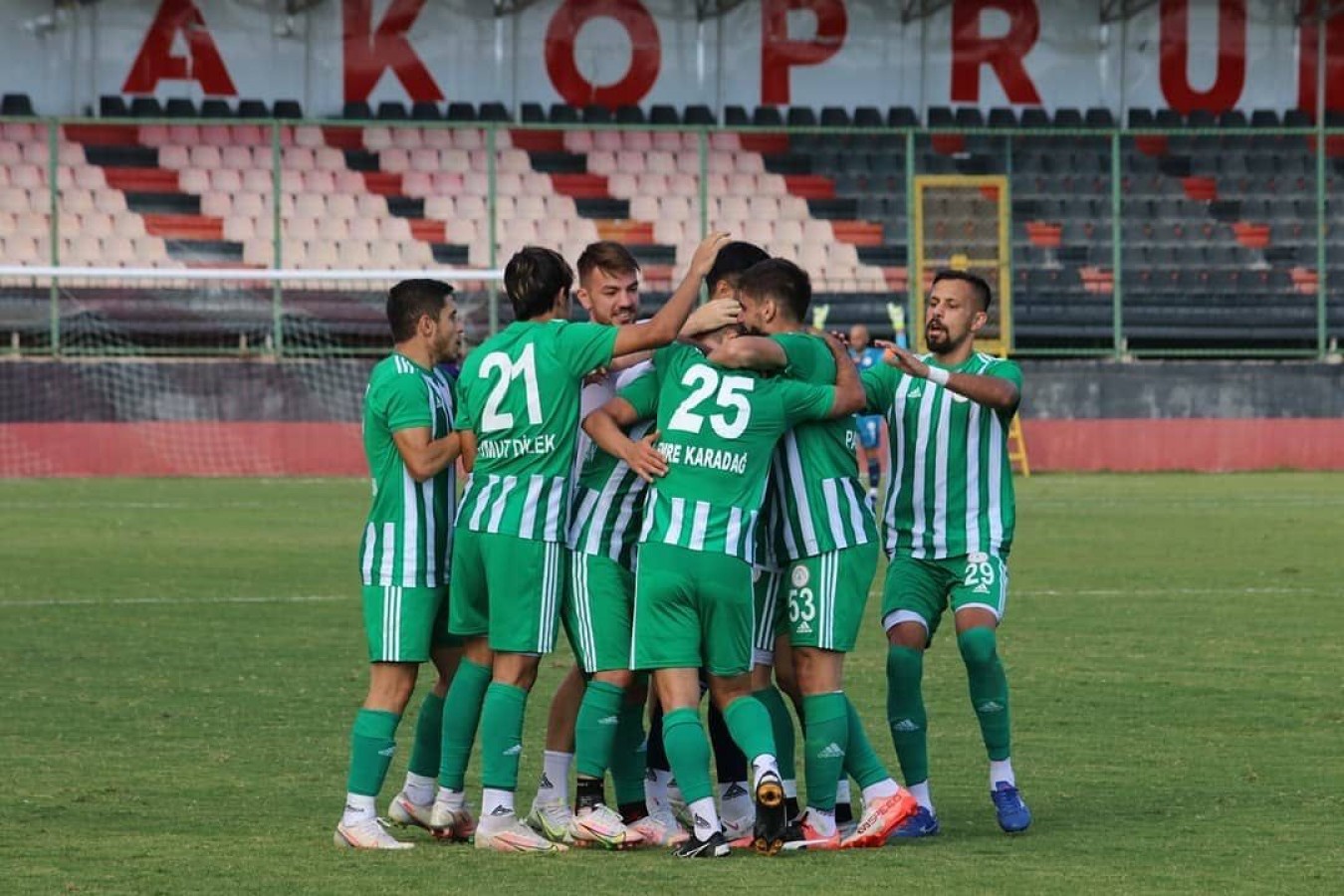 Karaköprü Belediyespor, maçtan galip ayrıldı