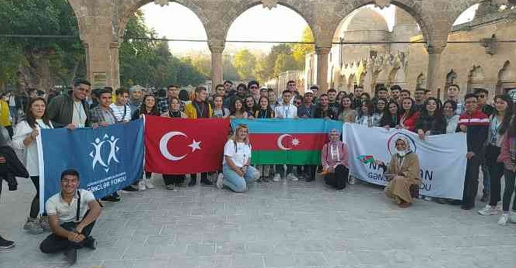 Azerbeycan’dan Balıklıgöl’e ziyaret