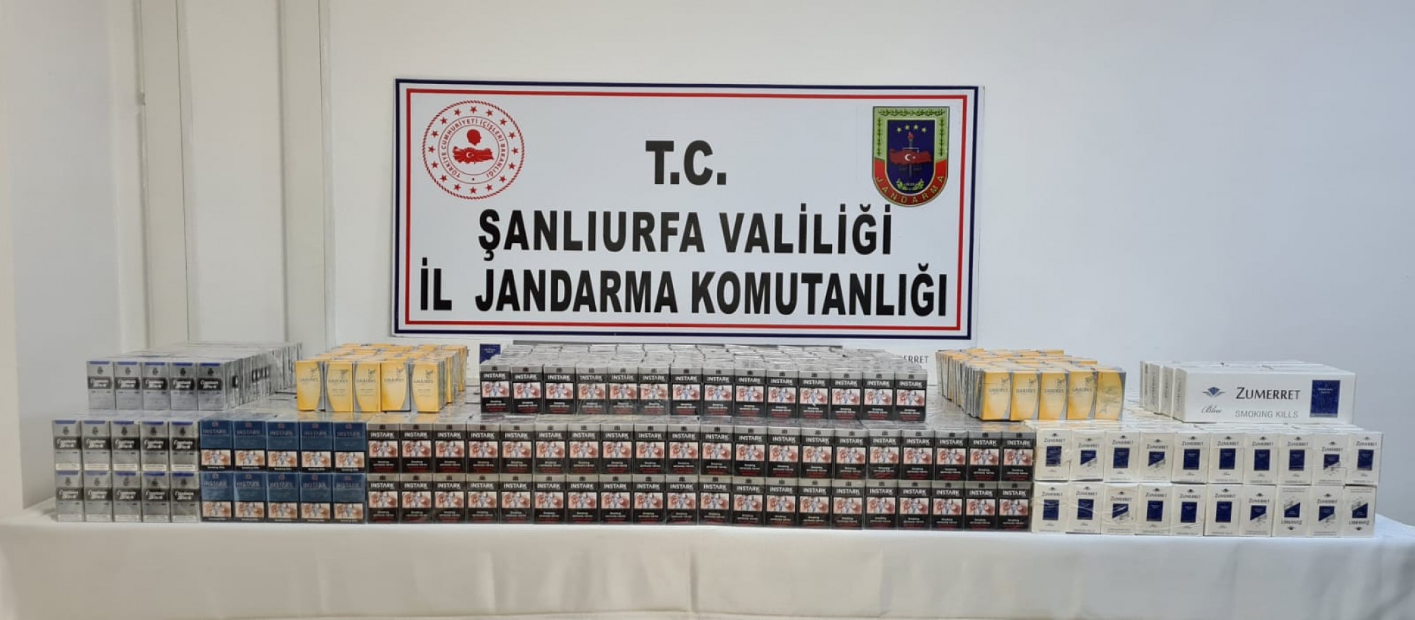 Urfa'da atıklar arasında sigara sevkiyatı jandarmaya takıldı!