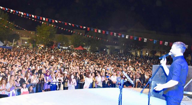 Urfa'da koronavirüsün unutulduğu konser!