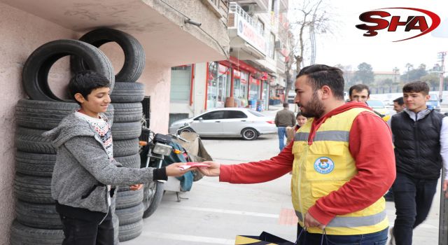 HALİLİYE’DE ÇANAKKALE ŞEHİTLERİ ANISINA BAYRAK DAĞITILDI