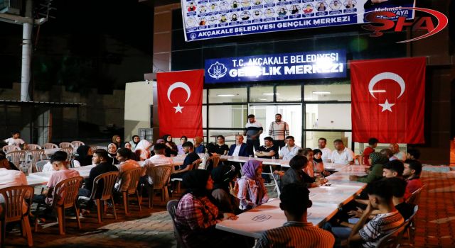 Yalçınkaya başarılı öğrencilerle yemekte buluştu