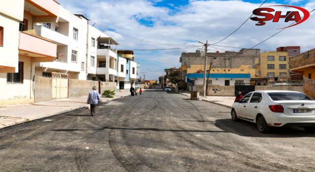 AKÇAKALE’DE DEĞİŞİM SÜRÜYOR… BİR CADDE DAHA ASFALTLANDI