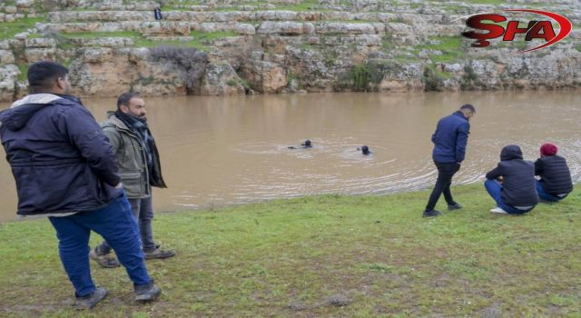 Şanlıurfa'da derede suya kapılan çocuğu arama çalışmaları sürüyor