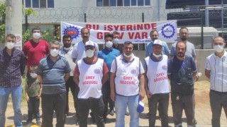 Şanlıurfa'da fabrika işçileri greve başladı