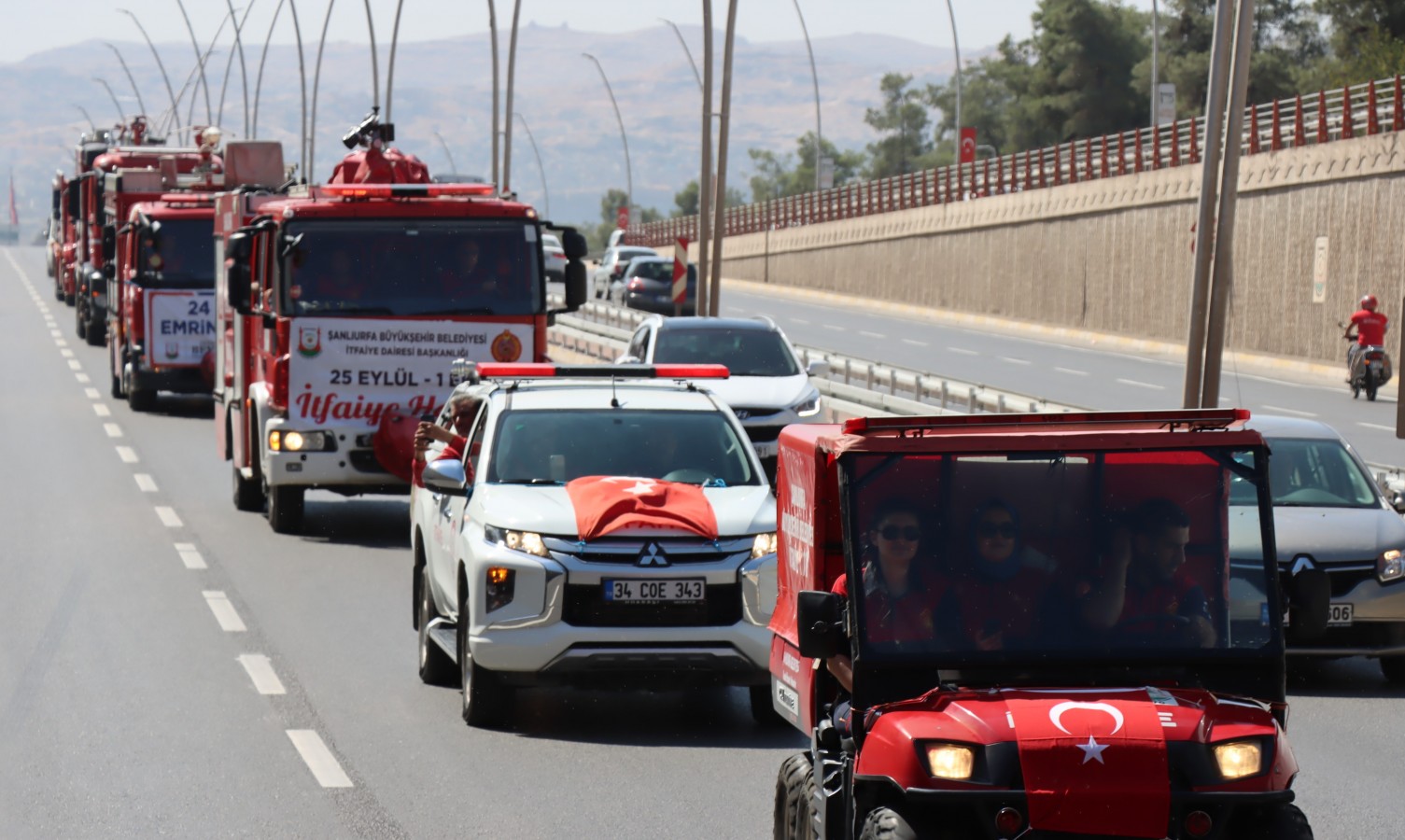 Şanlıurfa İtfaiyesi’nden kortejli kutlama