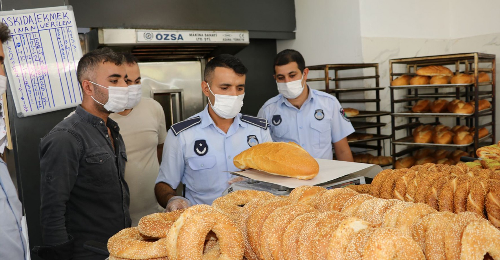 Karaköprü’de zabıta işletmeleri denetledi