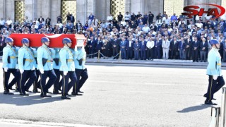 Eski Bakan Cevheri toprağa verildi