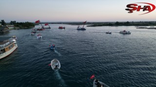 Fırat nehri üzerinde tekneler Türk bayraklı geçiş yaptı